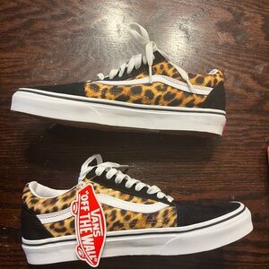 Vans Old Skool Shoe Anamalier Black New without box size 8 women’s